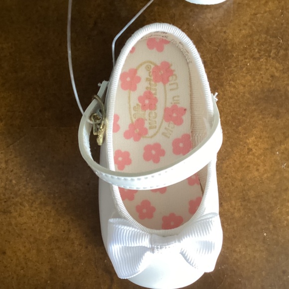 Baby girl white patent leather Mary Jane shoes - Picture 2 of 7